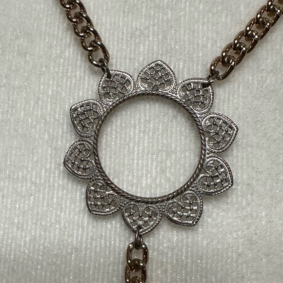 Sabika Sorbet, Y Drop necklace with medallion - Picture 2 of 7